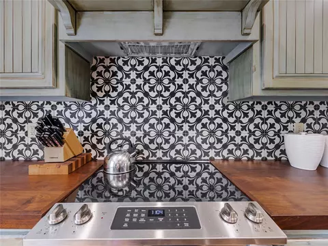 Kitchen - 3947 E 340 Rd, Talala, OK 74080 photo 7 of 11