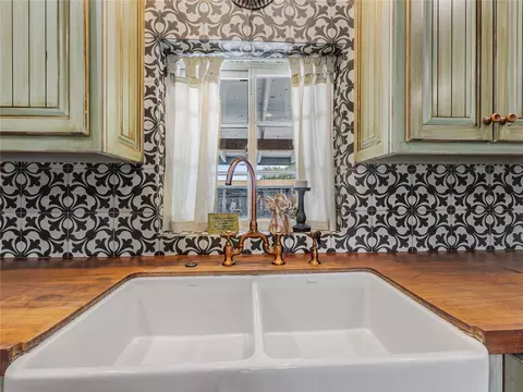 Kitchen - 3947 E 340 Rd, Talala, OK 74080 photo 3 of 11