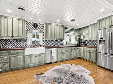 Kitchen - 3947 E 340 Rd, Talala, OK 74080 photo 4 of 11