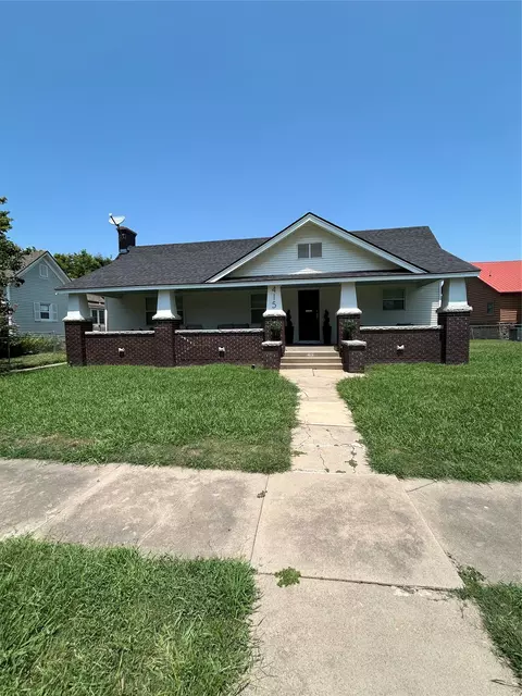 415 E 7th St, Pawhuska, OK 74056