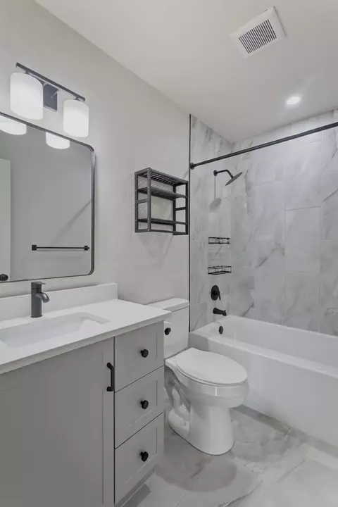 Bath - 9163 E Latimer St, Tulsa, OK 74115 photo 1 of 1