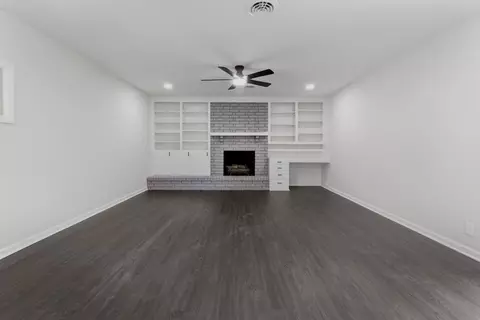 Living - 9163 E Latimer St, Tulsa, OK 74115 photo 4 of 5