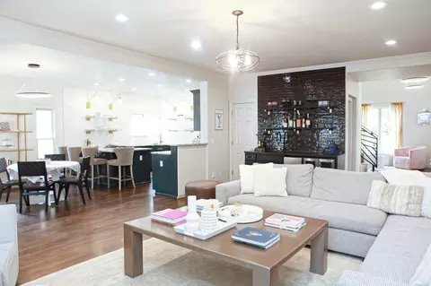 Living - 2119 E 48th Pl, Tulsa, OK 74105 photo 4 of 7