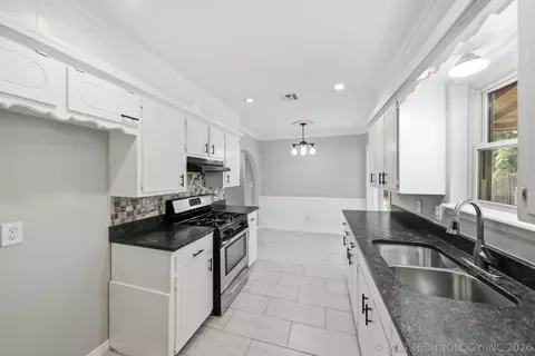 Kitchen - 12019 E 37th St, Tulsa, OK 74146 photo 4 of 5