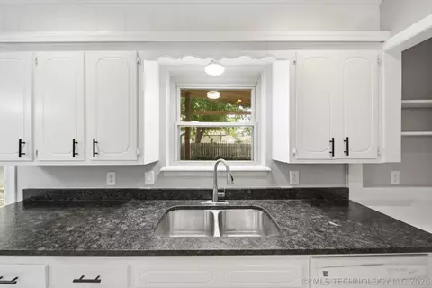 Kitchen - 12019 E 37th St, Tulsa, OK 74146 photo 3 of 5