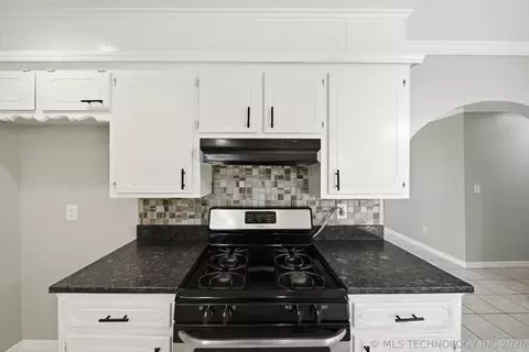 Kitchen - 12019 E 37th St, Tulsa, OK 74146 photo 2 of 5