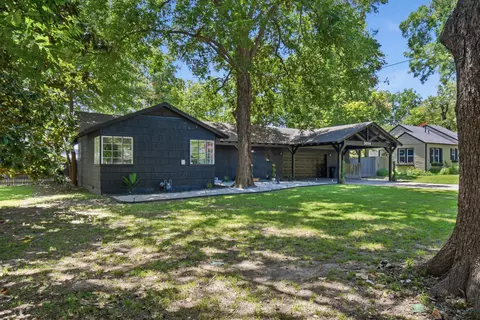 Exterior - 3014 E 49th St, Tulsa, OK 74135 photo 2 of 7