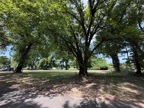 E, Eufaula, OK 74432 photo 4