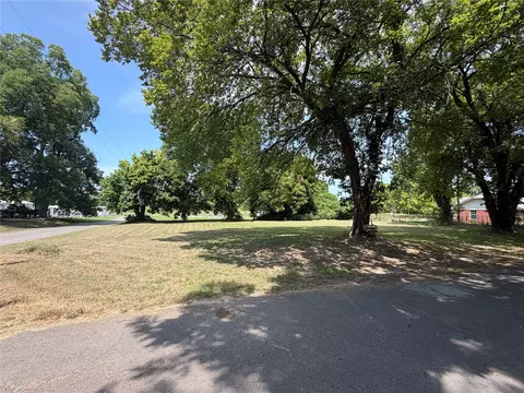 E, Eufaula, OK 74432 photo 3