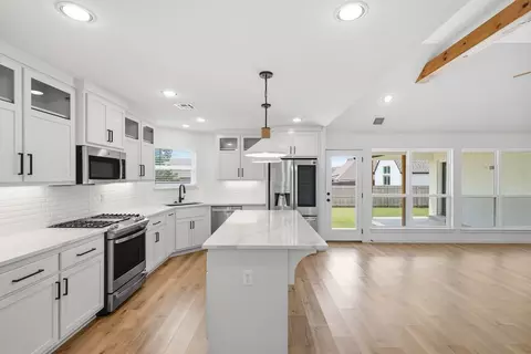 Kitchen - 2124 E 138th Pl S, Bixby, OK 74008 photo 1 of 5