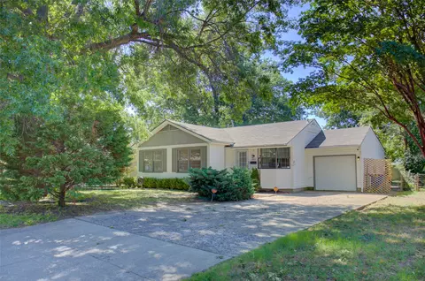 Exterior - 3922 E 34th St, Tulsa, OK 74135 photo 2 of 9