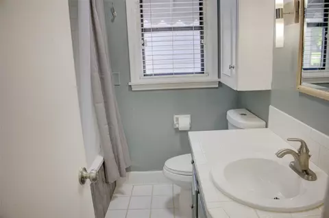 Bath - 3922 E 34th St, Tulsa, OK 74135 photo 4 of 5