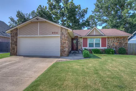 404 W 35th Pl, Sand Springs, OK 74063