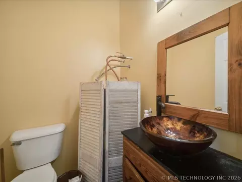 Bath - 36656 S 510 Rd, Eucha, OK 74342 photo 3 of 5