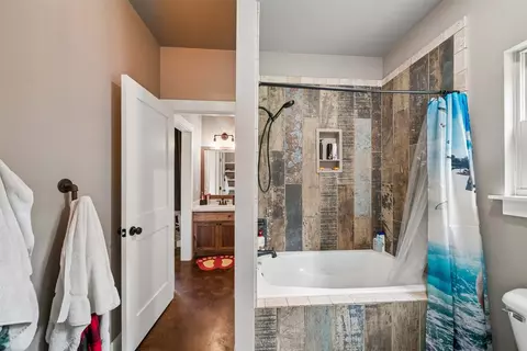 Bath - 20140 E 430 Rd, Claremore, OK 74017 photo 5 of 5