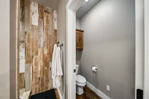Bath - 20140 E 430 Rd, Claremore, OK 74017 photo 1 of 5