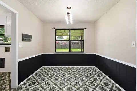 Dining - 5008 E 97th Pl, Tulsa, OK 74137 photo 1 of 2