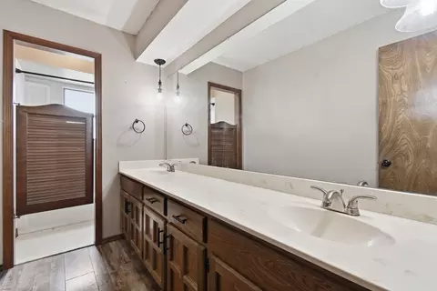 Bath - 5008 E 97th Pl, Tulsa, OK 74137 photo 2 of 4