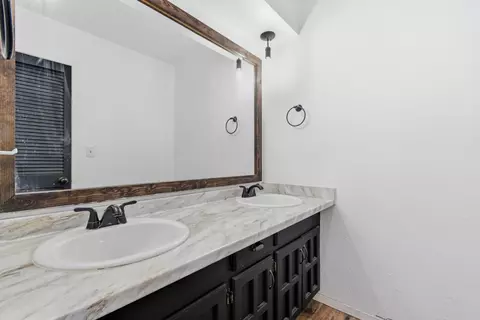 Bath - 5008 E 97th Pl, Tulsa, OK 74137 photo 4 of 4