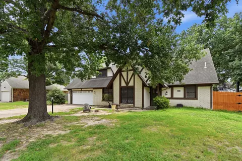 Exterior - 5008 E 97th Pl, Tulsa, OK 74137 photo 3 of 8