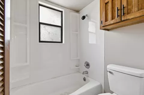 Bath - 5008 E 97th Pl, Tulsa, OK 74137 photo 3 of 4