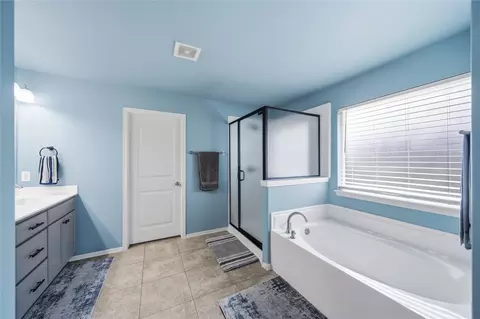 Bath - 6812 S Elder Ave, Broken Arrow, OK 74011 photo 1 of 6