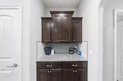 Entry Way - 6812 S Elder Ave, Broken Arrow, OK 74011 photo 6 of 6