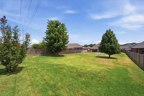 Exterior - 6812 S Elder Ave, Broken Arrow, OK 74011 photo 3 of 5
