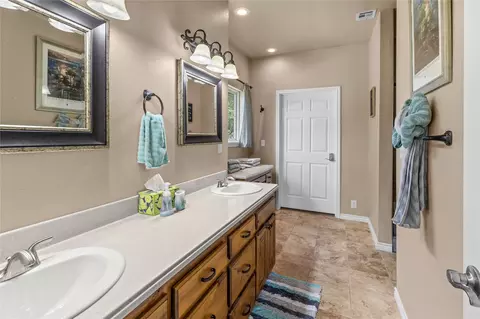 Bath - 420639 E 1166 Rd, Eufaula, OK 74432 photo 2 of 6