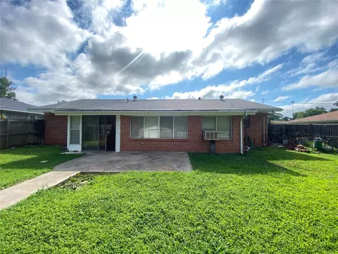 Exterior - 912 S Thompson Ave, Cushing, OK 74023 photo 2 of 3