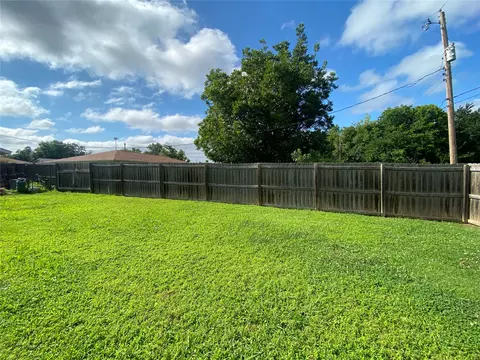 Exterior - 912 S Thompson Ave, Cushing, OK 74023 photo 3 of 3