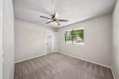Bedroom - 8225 Wright Pl, Broken Arrow, OK 74014 photo 4 of 8