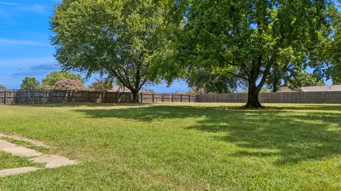 Exterior - 8225 Wright Pl, Broken Arrow, OK 74014 photo 6 of 6