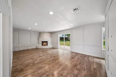 Living - 8225 Wright Pl, Broken Arrow, OK 74014 photo 2 of 7