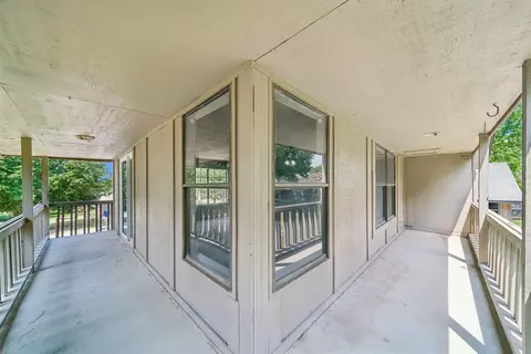 Exterior - 8225 Wright Pl, Broken Arrow, OK 74014 photo 3 of 6