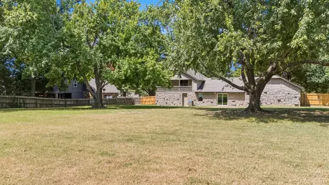 Exterior - 8225 Wright Pl, Broken Arrow, OK 74014 photo 5 of 6
