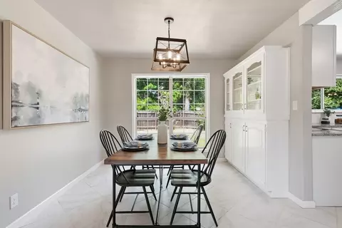 Dining - 2211 E 54th St S, Tulsa, OK 74105 photo 2 of 3