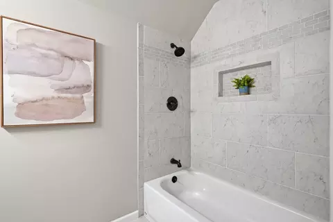 Bath - 2211 E 54th St S, Tulsa, OK 74105 photo 6 of 8