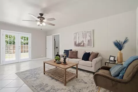 Living - 2211 E 54th St S, Tulsa, OK 74105 photo 3 of 7