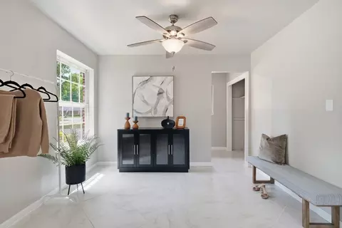 Entry Way - 2211 E 54th St S, Tulsa, OK 74105 photo 4 of 5