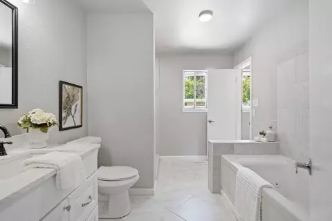 Bath - 2211 E 54th St S, Tulsa, OK 74105 photo 1 of 8