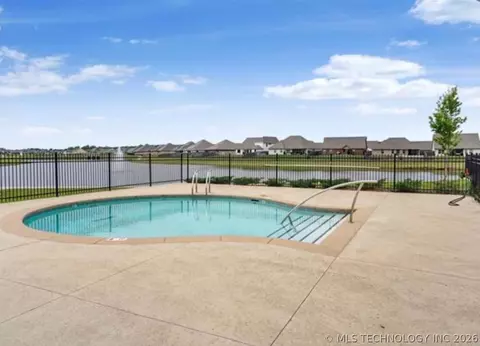 Exterior - 5804 E 127th St S, Bixby, OK 74008 photo 7 of 8