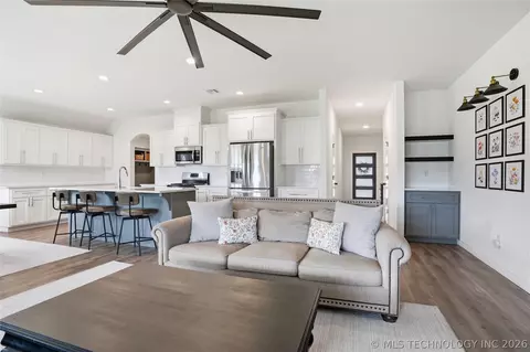 Other - 5804 E 127th St S, Bixby, OK 74008 photo 3 of 11