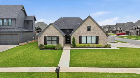 Exterior - 5804 E 127th St S, Bixby, OK 74008 photo 2 of 8