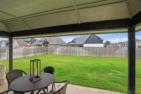 Exterior - 5804 E 127th St S, Bixby, OK 74008 photo 5 of 8
