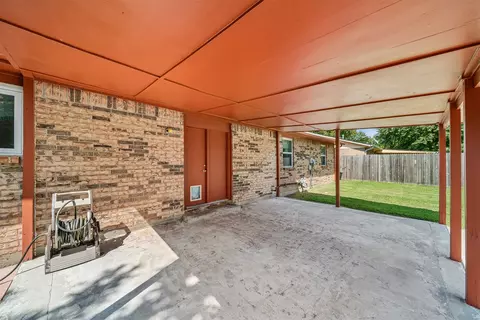 Exterior - 11906 E 37th Pl, Tulsa, OK 74146 photo 4 of 9