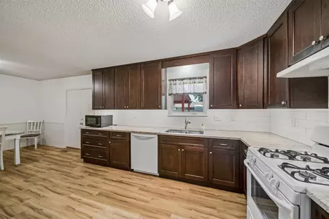 Kitchen - 11906 E 37th Pl, Tulsa, OK 74146 photo 2 of 2