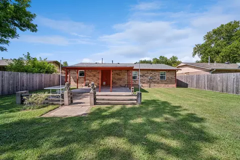 Exterior - 11906 E 37th Pl, Tulsa, OK 74146 photo 6 of 9