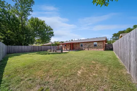 Exterior - 11906 E 37th Pl, Tulsa, OK 74146 photo 7 of 9