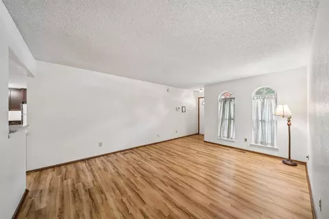 Living - 11906 E 37th Pl, Tulsa, OK 74146 photo 2 of 3